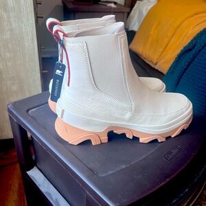 NWT SOREL Women's Brex Waterproof Chelsea Boots